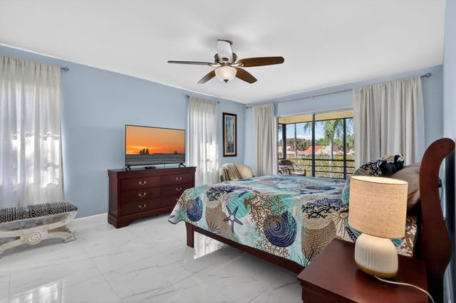 5675 Queen Palm Ct E, Delray Beach, FL 33484