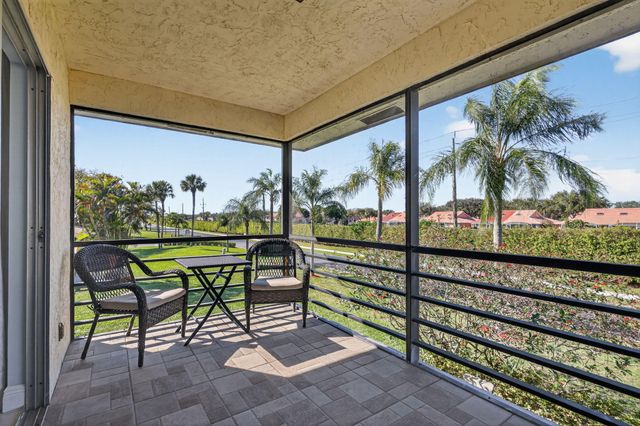 5675 Queen Palm Ct E, Delray Beach, FL 33484