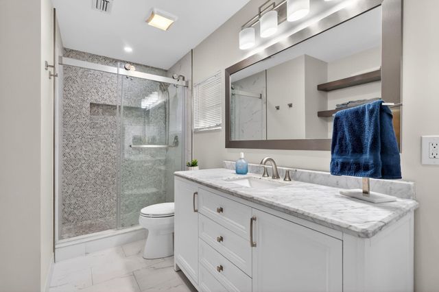 5675 Queen Palm Ct E, Delray Beach, FL 33484