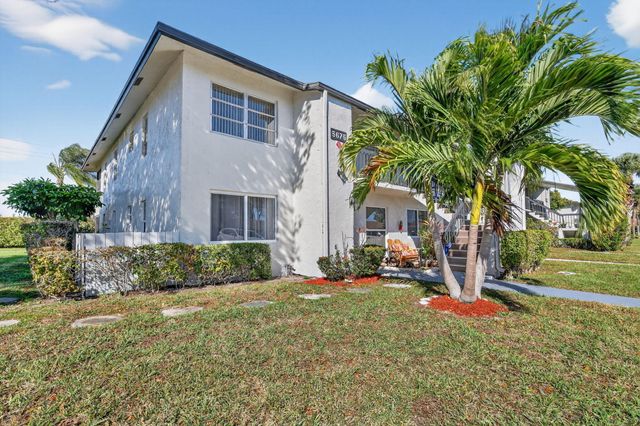 5675 Queen Palm Ct E, Delray Beach, FL 33484
