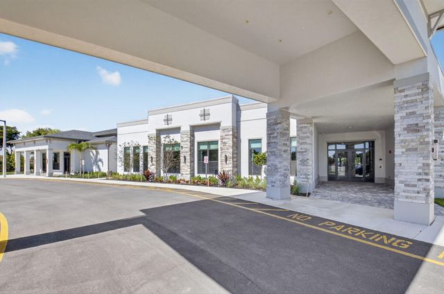 5675 Queen Palm Ct E, Delray Beach, FL 33484