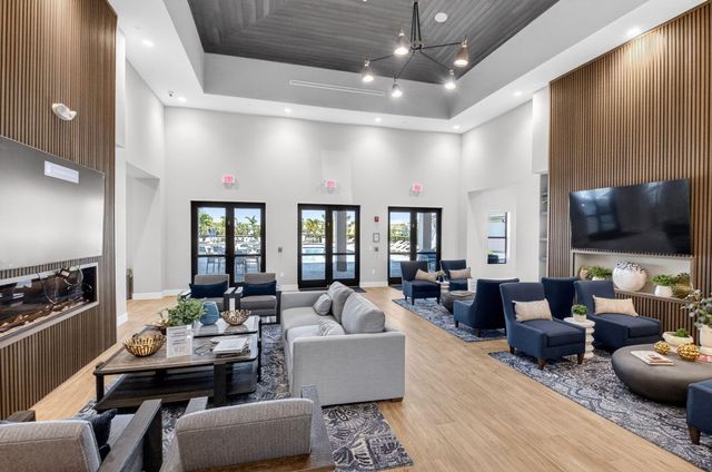 5675 Queen Palm Ct E, Delray Beach, FL 33484