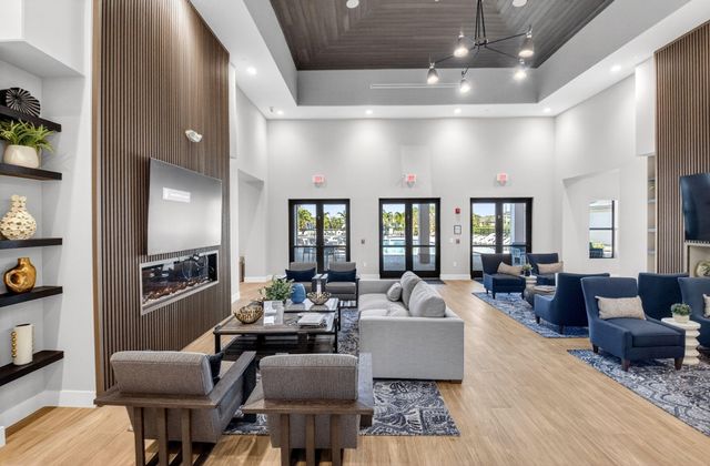 5675 Queen Palm Ct E, Delray Beach, FL 33484