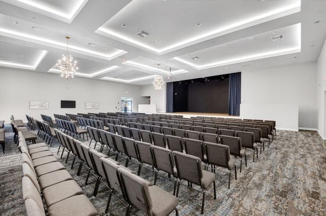 5675 Queen Palm Ct E, Delray Beach, FL 33484