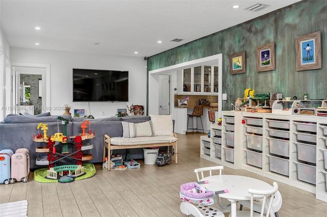 1444 Mendavia Ave, Coral Gables, FL 33146