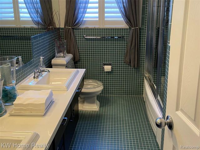 15838 Harden Circle, Southfield, MI 48075