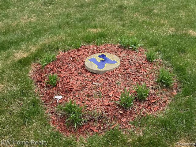 15838 Harden Circle, Southfield, MI 48075