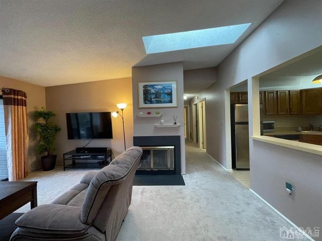 306 Hampshire Court, Piscataway, NJ 08854