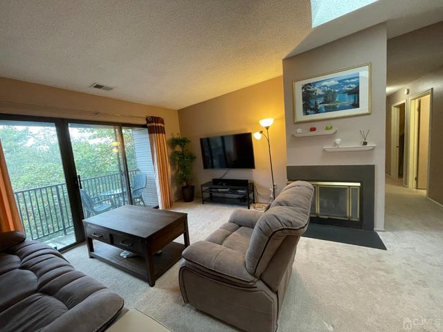 306 Hampshire Court, Piscataway, NJ 08854
