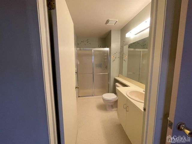 306 Hampshire Court, Piscataway, NJ 08854