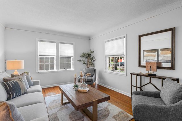 4429 32nd Avenue S, Minneapolis, MN 55406