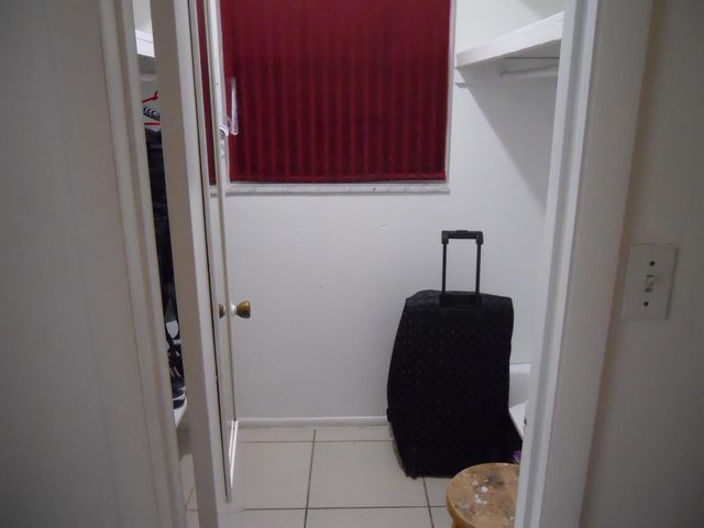 3290 NE 10th Avenue, Oakland Park, FL 33334