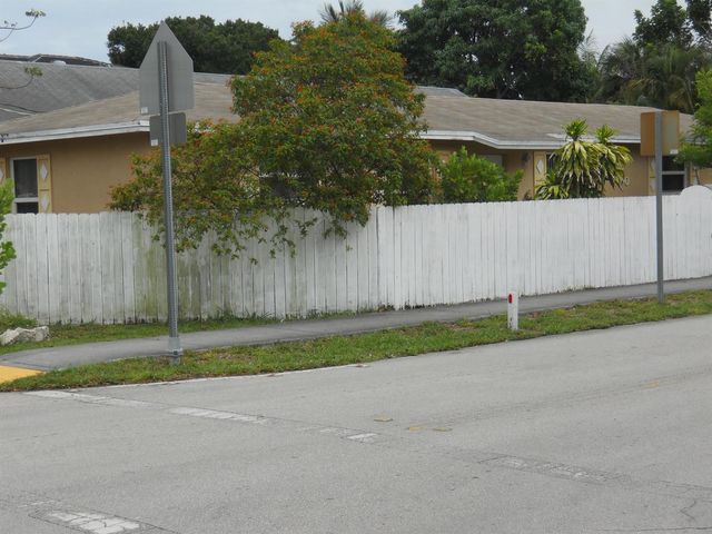 3290 NE 10th Avenue, Oakland Park, FL 33334