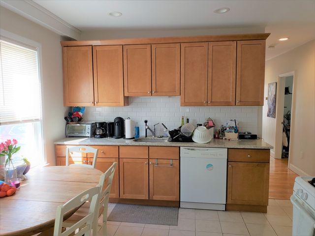 6 Speridakis Ter 6, Cambridge, MA 02139