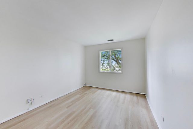 907 Curtiss Street 404, Downers Grove, IL 60515