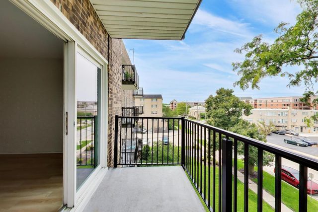 907 Curtiss Street 404, Downers Grove, IL 60515