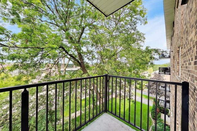 907 Curtiss Street 404, Downers Grove, IL 60515