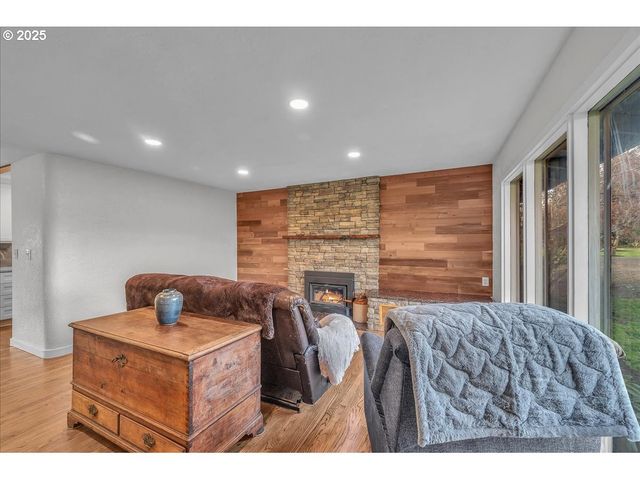 19448 Sw SCHOLLS FERRY Rd, Beaverton, OR 97007