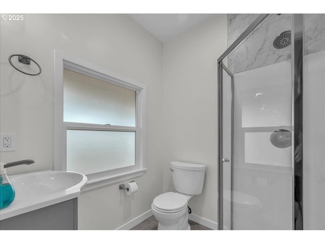 19448 Sw SCHOLLS FERRY Rd, Beaverton, OR 97007