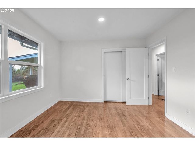 19448 Sw SCHOLLS FERRY Rd, Beaverton, OR 97007