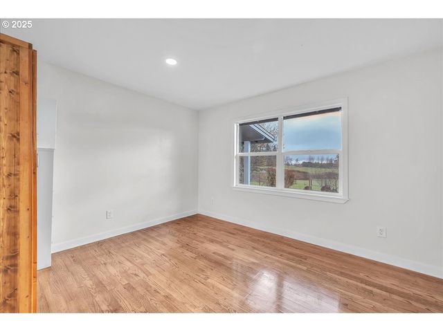 19448 Sw SCHOLLS FERRY Rd, Beaverton, OR 97007