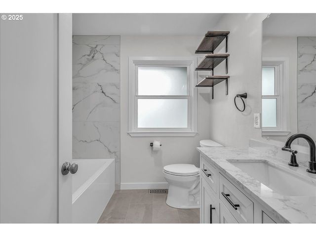 19448 Sw SCHOLLS FERRY Rd, Beaverton, OR 97007