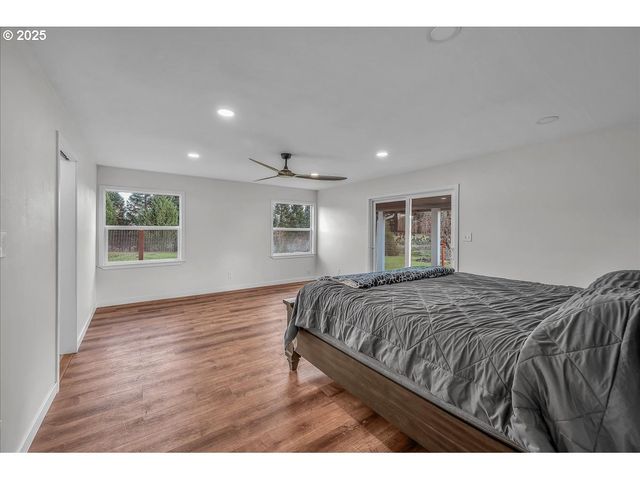 19448 Sw SCHOLLS FERRY Rd, Beaverton, OR 97007