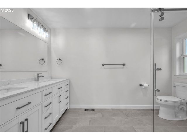 19448 Sw SCHOLLS FERRY Rd, Beaverton, OR 97007