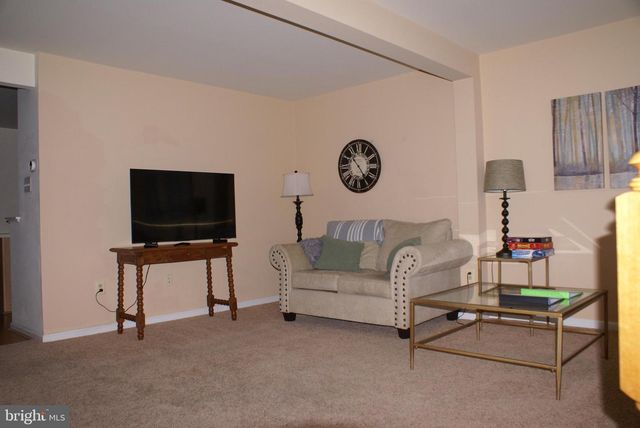 111 ABELIA DR, Newark, DE 19702