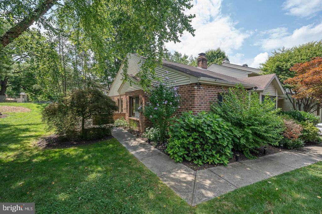 301 HANOVER CT, Chesterbrook, PA 19087