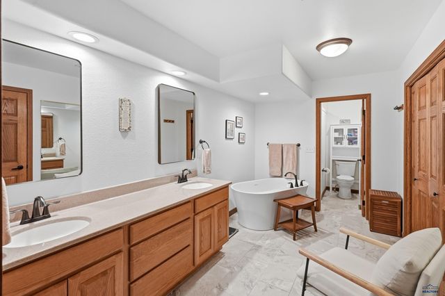 3900 PARK DR, Rapid City, SD 57702