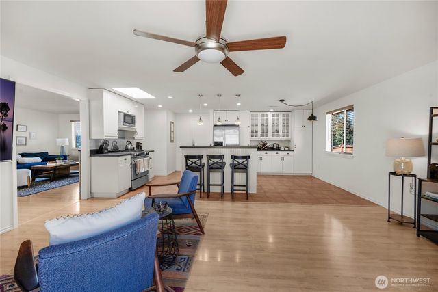 8851 48th Place W, Mukilteo, WA 98275
