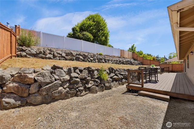 8851 48th Place W, Mukilteo, WA 98275