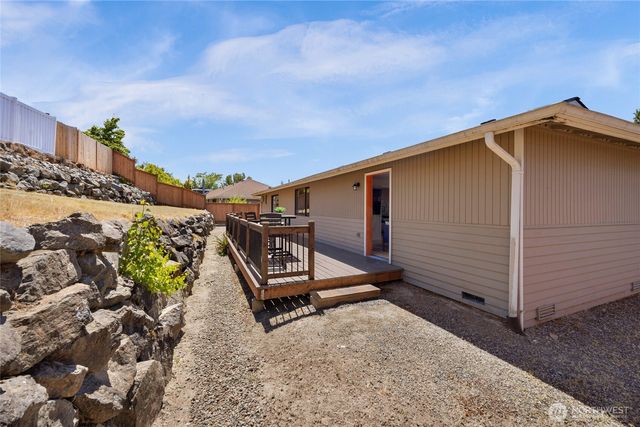 8851 48th Place W, Mukilteo, WA 98275