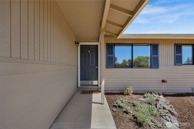 8851 48th Place W, Mukilteo, WA 98275