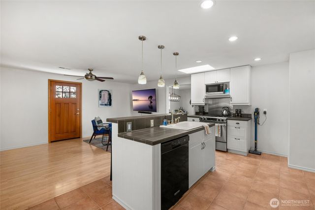 8851 48th Place W, Mukilteo, WA 98275