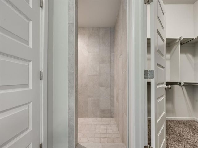 7608 Three Woods Lane, Yukon, OK 73099