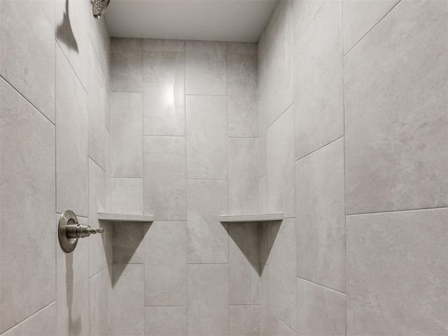 7608 Three Woods Lane, Yukon, OK 73099