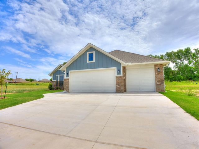 7608 Three Woods Lane, Yukon, OK 73099