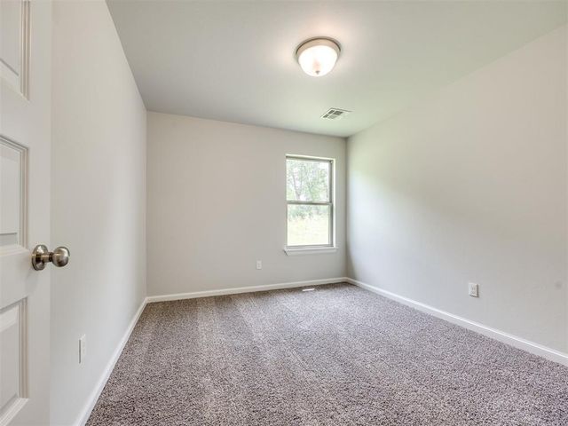 7608 Three Woods Lane, Yukon, OK 73099