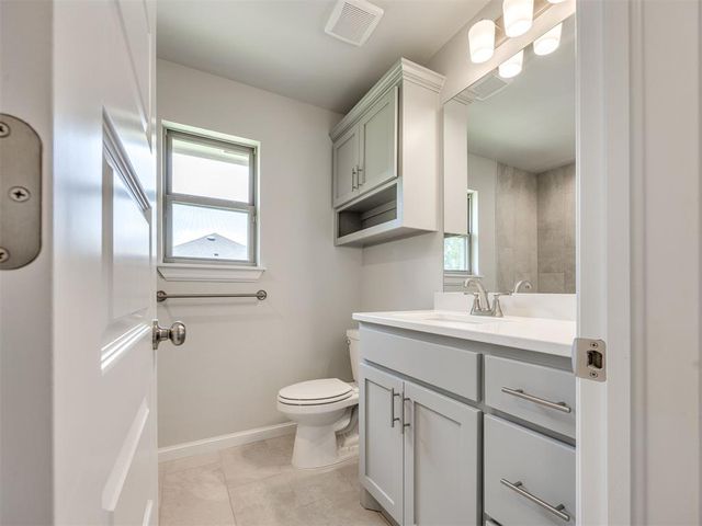 7608 Three Woods Lane, Yukon, OK 73099