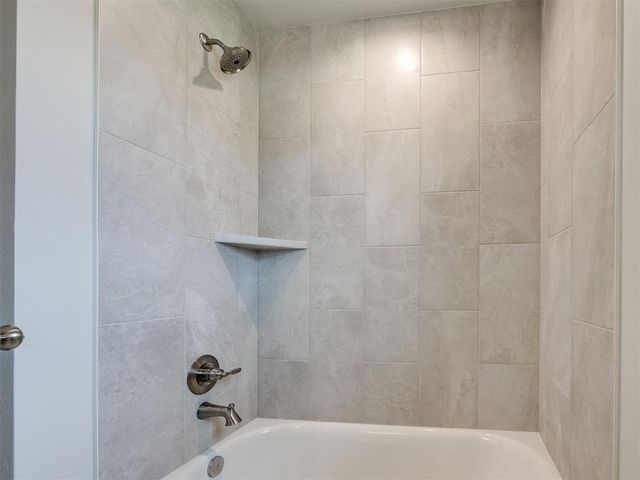 7608 Three Woods Lane, Yukon, OK 73099