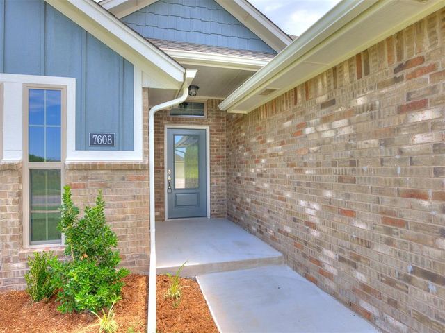7608 Three Woods Lane, Yukon, OK 73099