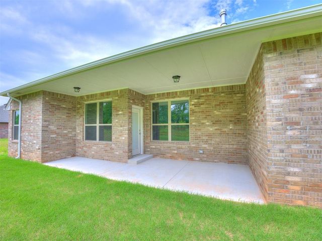 7608 Three Woods Lane, Yukon, OK 73099