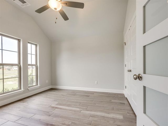 7608 Three Woods Lane, Yukon, OK 73099