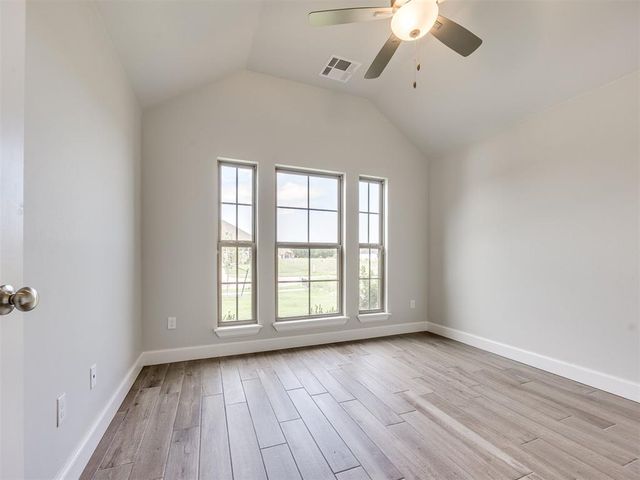 7608 Three Woods Lane, Yukon, OK 73099