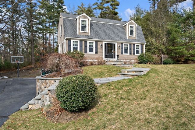 66 Simmons Dr, Duxbury, MA 02332