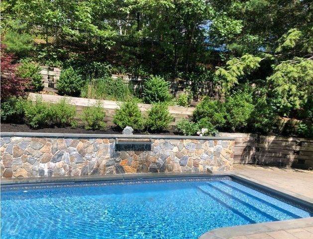 66 Simmons Dr, Duxbury, MA 02332