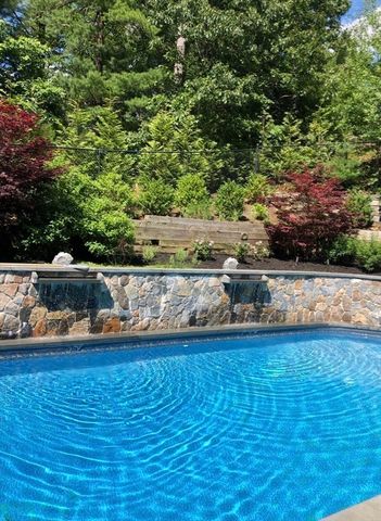 66 Simmons Dr, Duxbury, MA 02332