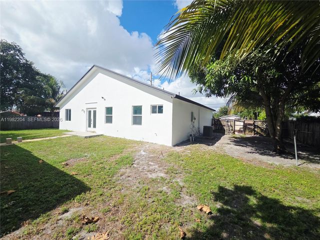 4490 SW 19th St, West Park, FL 33023
